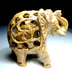 Elefante traforato in pietra saponaria 7,5 cm