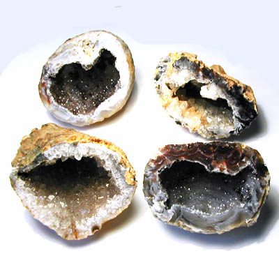 Geode di calcedonio 7-8 cm