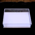 Scatoletta plastica fondo bianco 8 x 5,5 x 3,2 cm