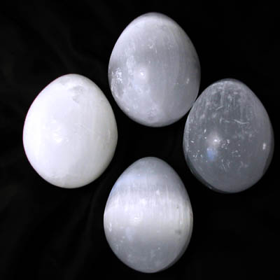 White Selenite Egg 6-7 cm