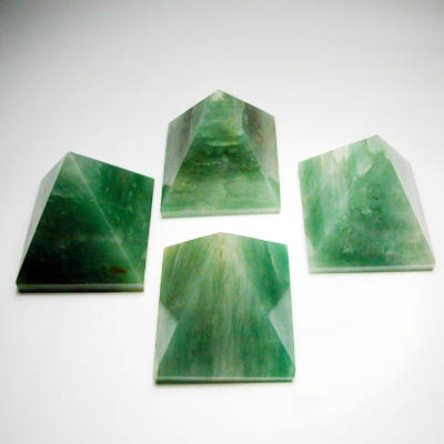 Green Aventurine Pyramid 6 cm