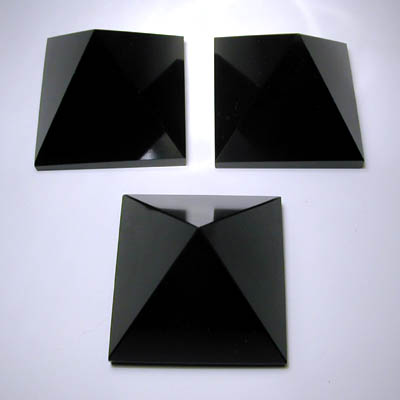 Black Obsidian Pyramid 4 cm