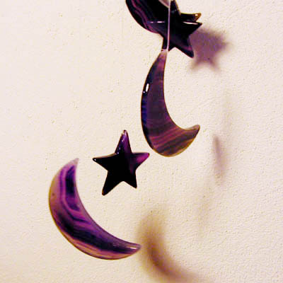 Scacciaguai stelle luna in agata colore viola