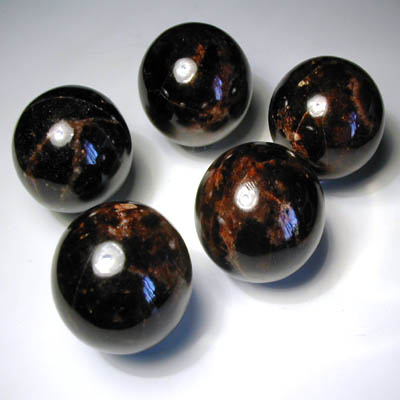Garnet Ball 4 cm
