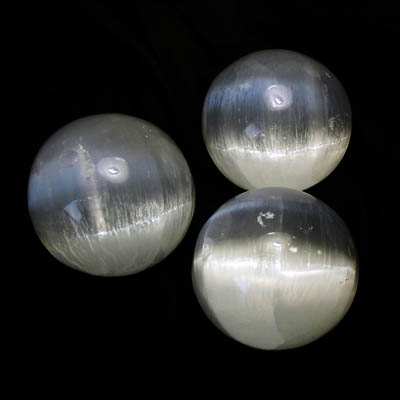 White Selenite Ball 6-7 cm