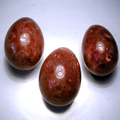 Uovo in pietra del sole 6 cm