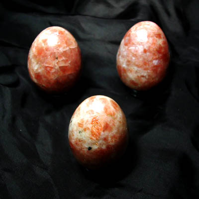 Uovo in pietra del sole 4 cm